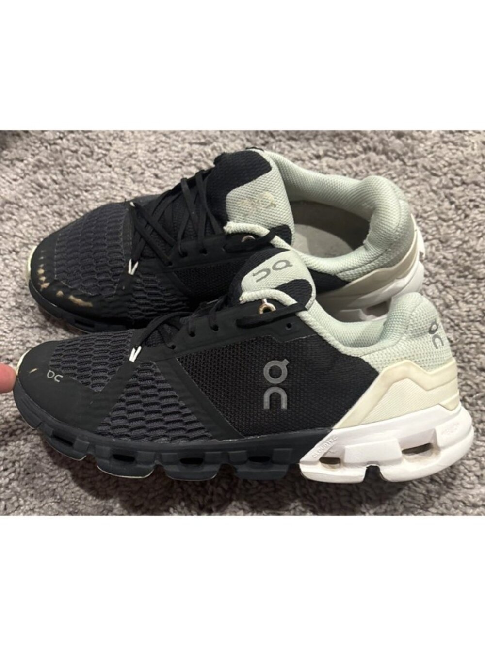 On Cloudflyer 4 Women’s Size 7 Running Shoes Black White Gym Sneakers 21.99627